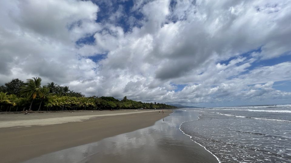 Wide beach and cloud bank at Playa Linda, Costa Rica